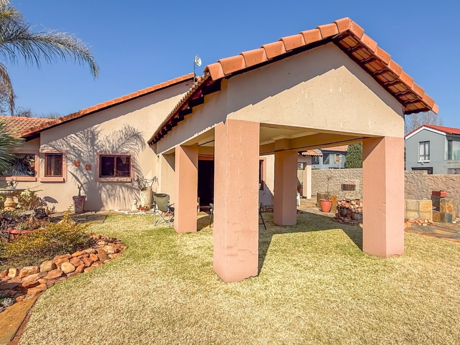 4 Bedroom Property for Sale in Xanadu Eco Park North West